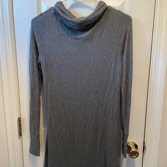 Cuddl Duds cowl neck tunic length top - Picture 3 of 3